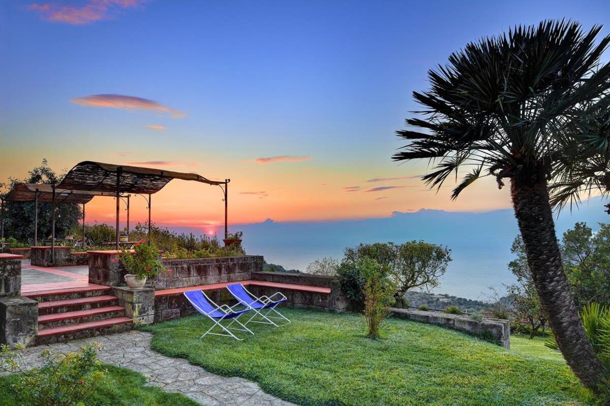 Fondo Turiello Villa Gardens Pool And Guest Services Sant'Agata sui due Golfi Exterior photo